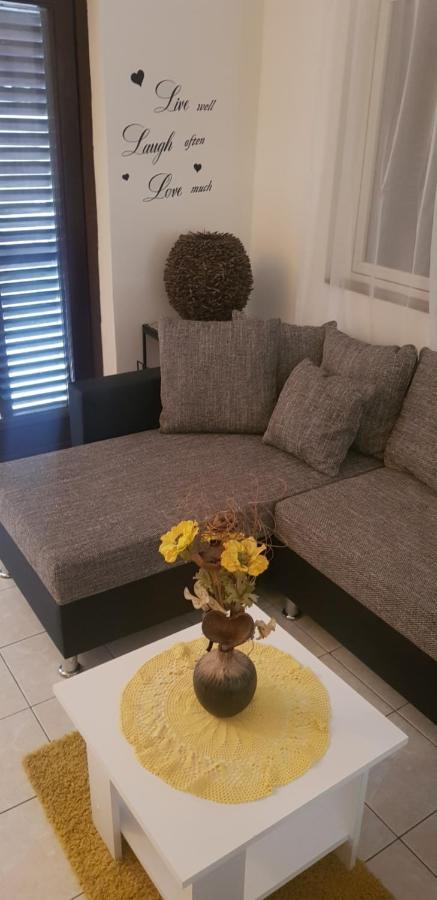 Apartments Petra ตรีบูนย์ ภายนอก รูปภาพ