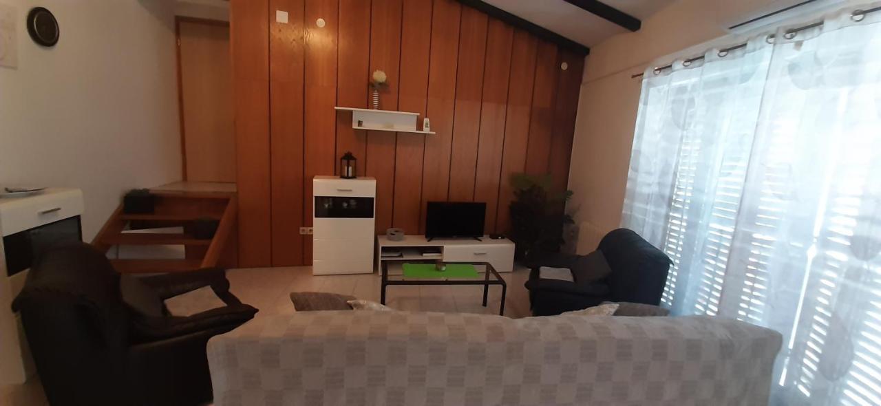 Apartments Petra ตรีบูนย์ ภายนอก รูปภาพ